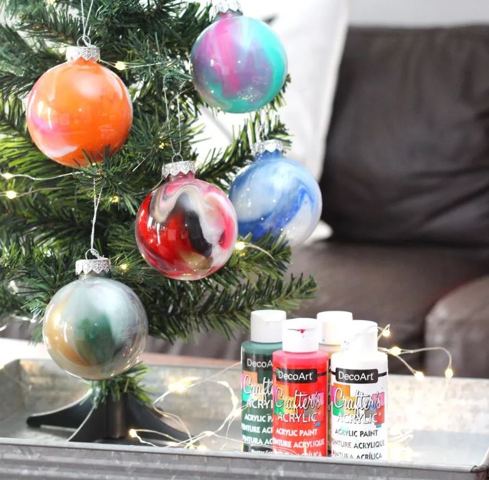 DIY Swirl-Painted Baubles from Feeling Nifty
